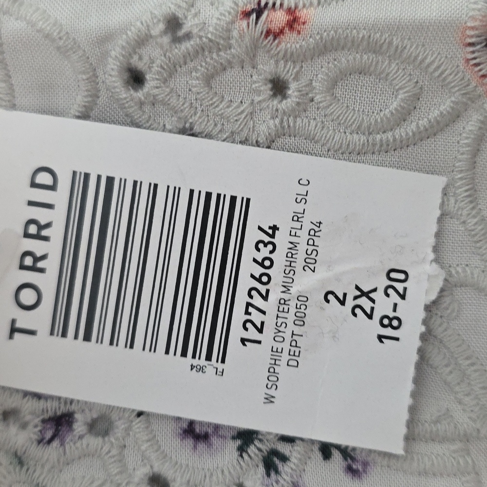 Torrid Floral Camisole Top - Picture 3 of 6